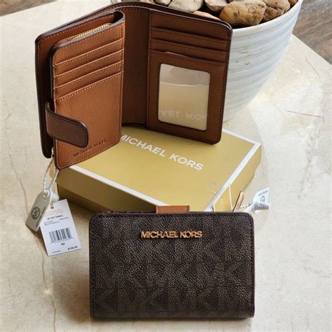 michael kors jet set zip around bifold wallet|overstock michael kors wallet.